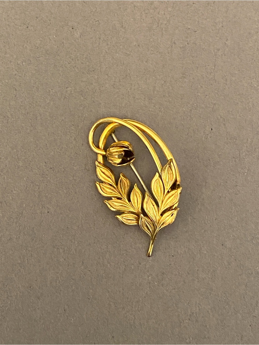 Vintage gold filled flower pin brooch